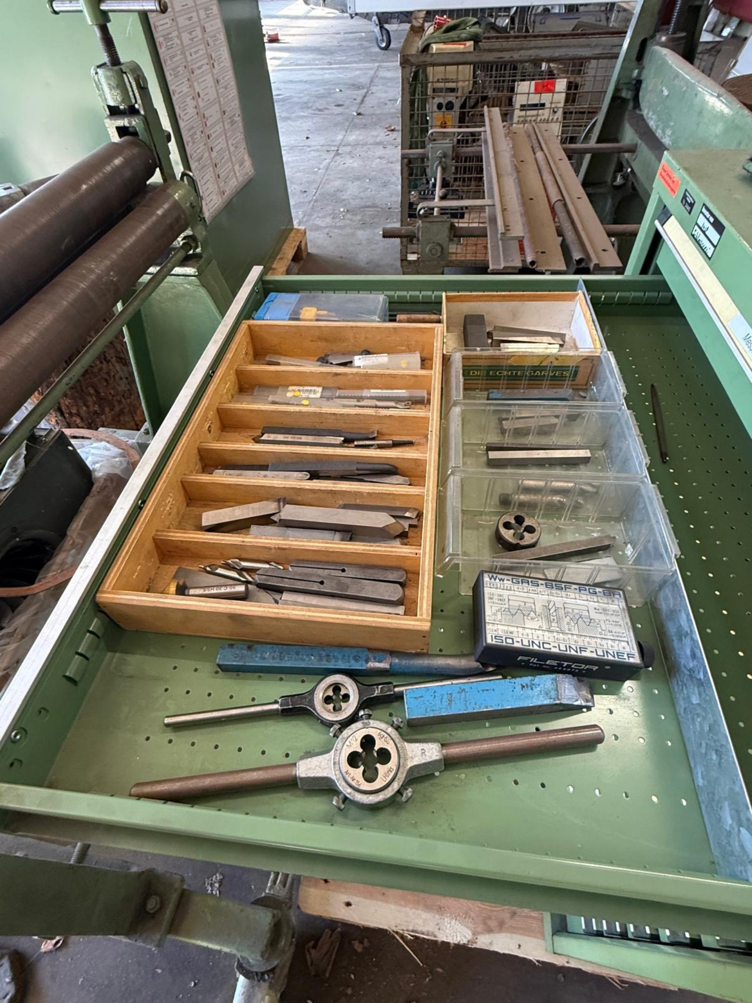 Measuring/testing technology and various workshop equipment-8